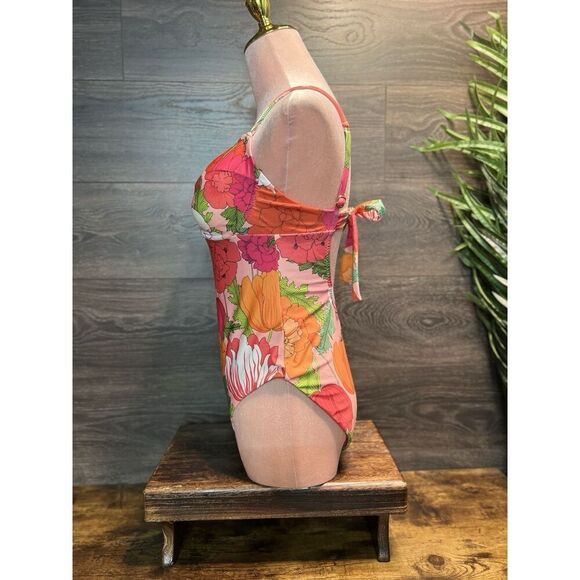 Trina Turk Sunny Bloom Underwire One Piece In Size 8. NWT! - Picture 8 of 14